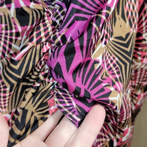 Charlotte russe abstract pattern open back XL tank blouse neutrals and purple - Picture 5 of 6